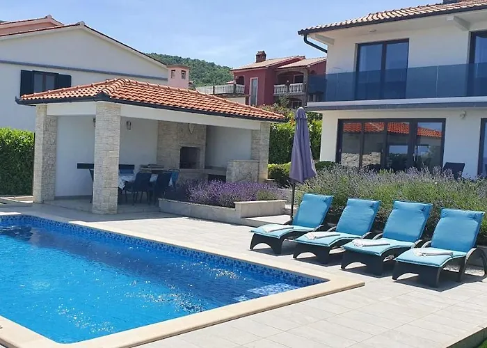 Maris Villa *