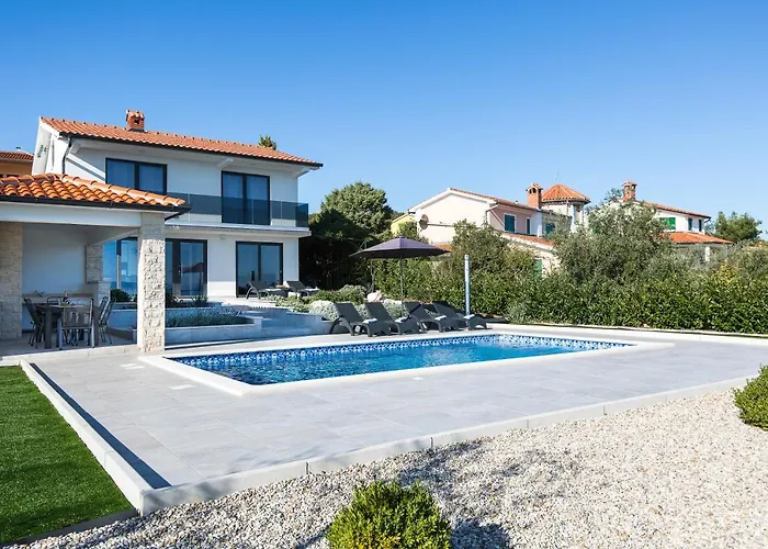 Maris Villa *