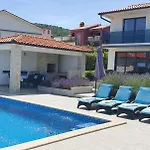 Maris Villa *