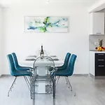 Maris Villa *