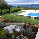 Maris Villa