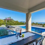Maris Villa *