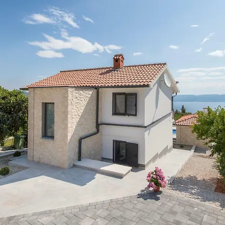 Maris Villa
