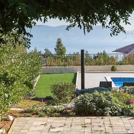 Maris Villa